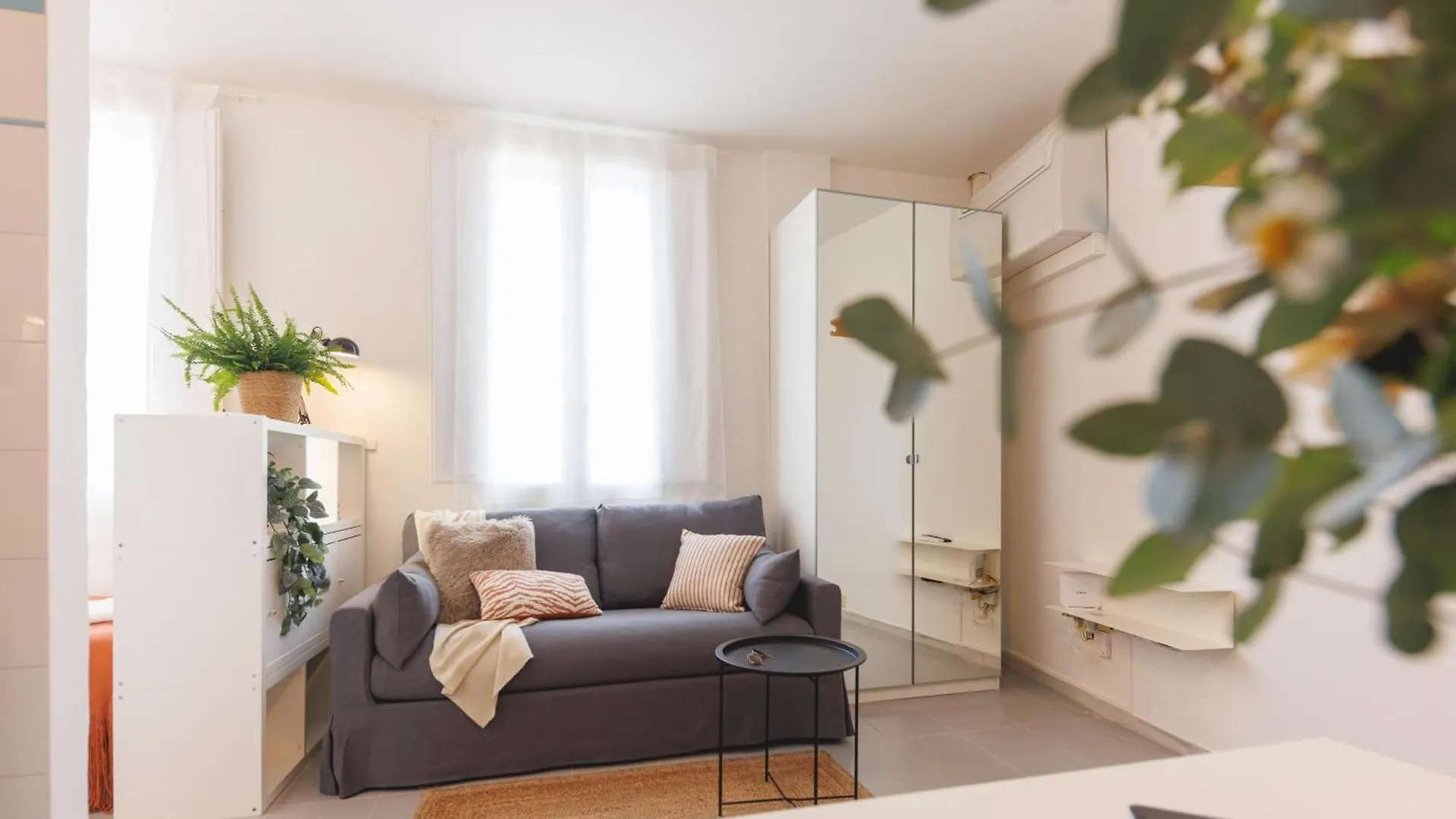 Apartment Bravissimo Fellini Studio Girona
