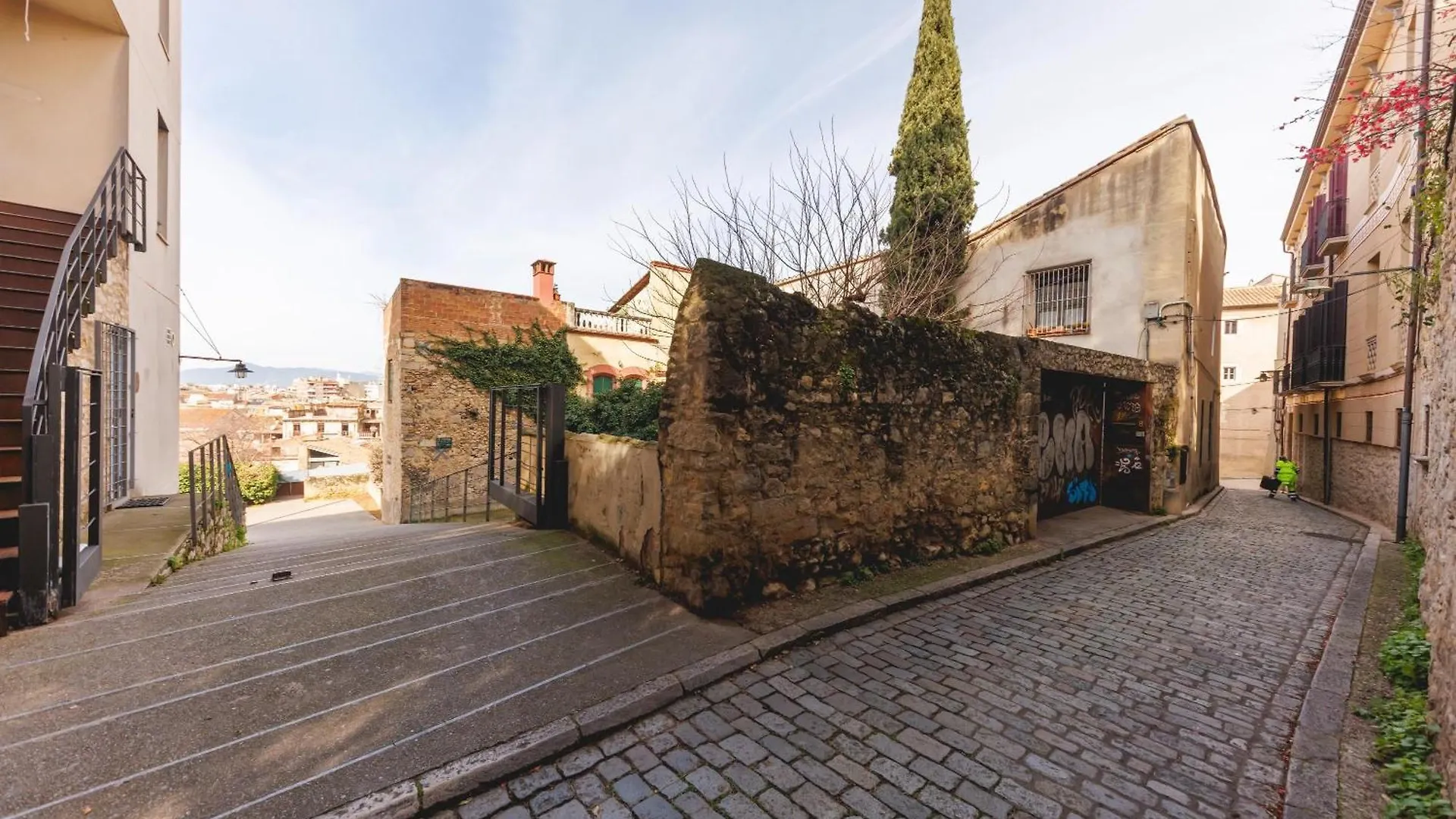 Bravissimo Fellini Studio Girona 0*,